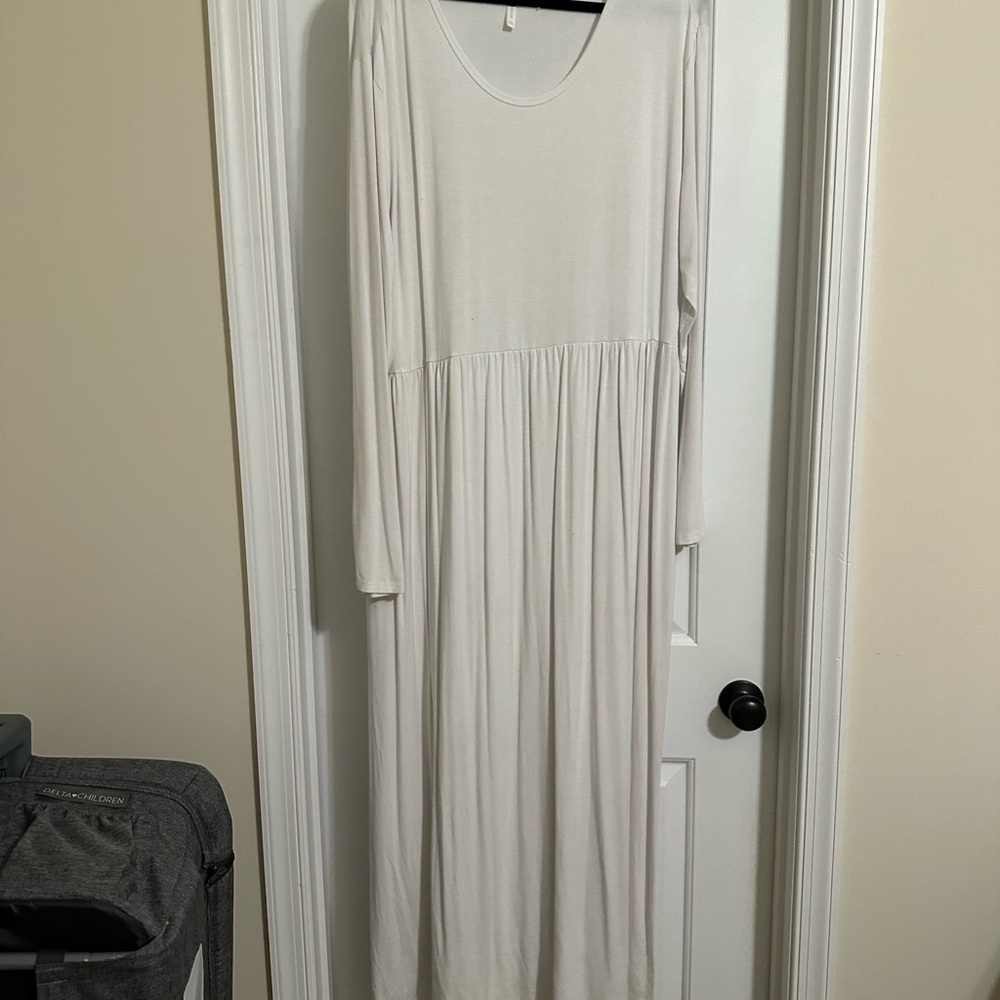 Elegant White Maxi Dress